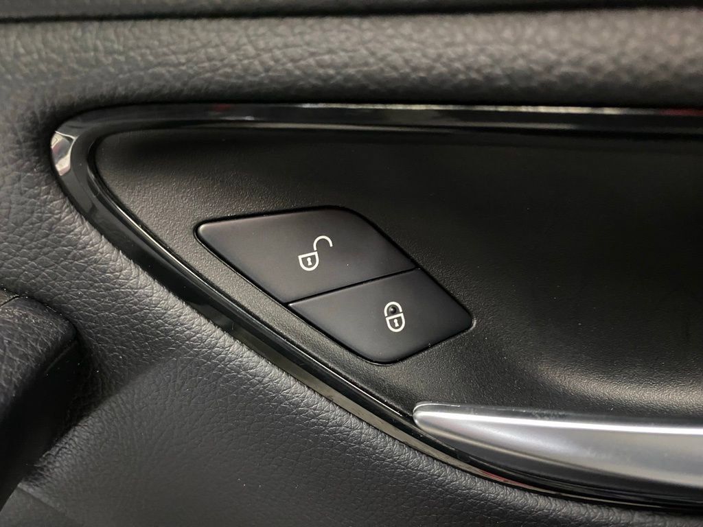 Used 2019 Mercedes-Benz GLC 43 AMG 4MATIC image 36