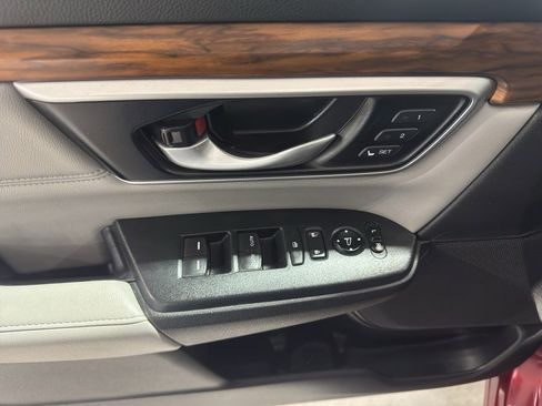 Used 2022 Honda CR-V Touring image 9