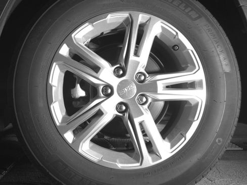 Used 2024 GMC Terrain SLE FWD image 14