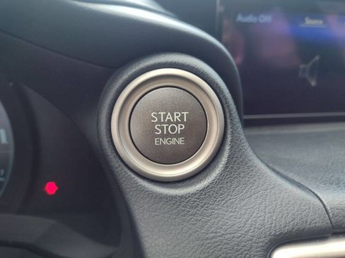 Used 2019 Lexus IS 300 image 14