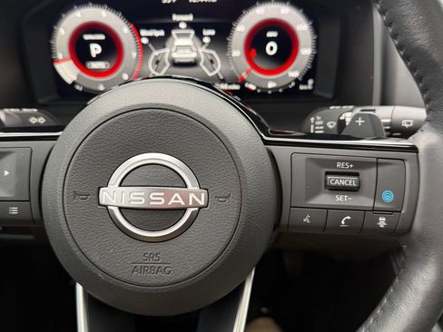 Used 2023 Nissan Rogue Platinum w/ Platinum Premium Package image 16