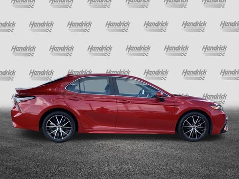 Used 2023 Toyota Camry SE w/ Convenience Package FWD image 11