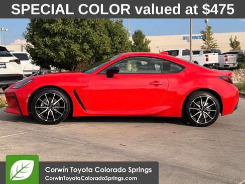 Used 2025 Toyota GR86 w/ ALL Weather Mat Package (TMS) RWD image 4