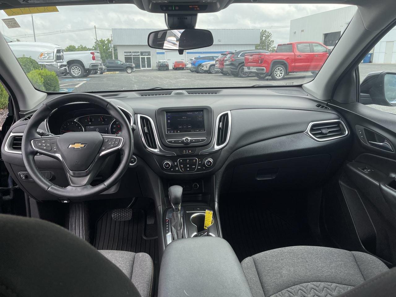 Used 2024 Chevrolet Equinox LT FWD image 19