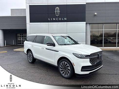 New 2026 Lincoln Navigator Black Label AWD/4WD image 1