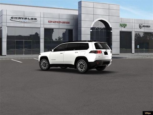 New 2026 Jeep Cherokee Laredo image 4