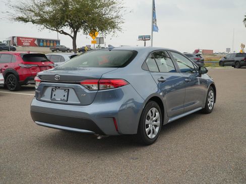Used 2022 Toyota Corolla LE image 5