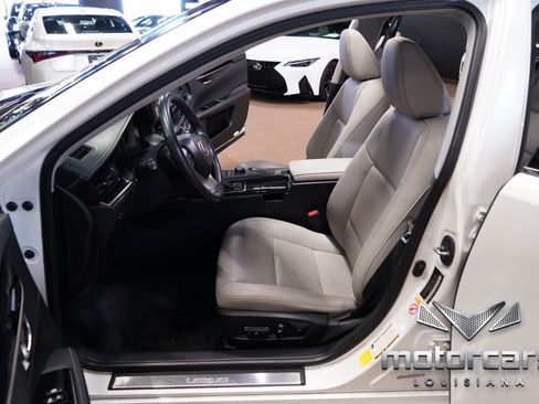 Used 2016 Lexus ES 350 w/ Accessory Package FWD image 23
