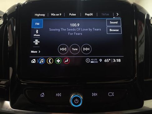 Used 2023 Chevrolet Traverse LT AWD/4WD image 19