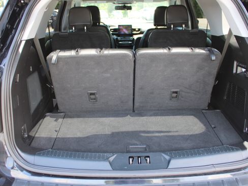 Used 2021 Ford Explorer Limited w/ Equipment Group 301A RWD image 14