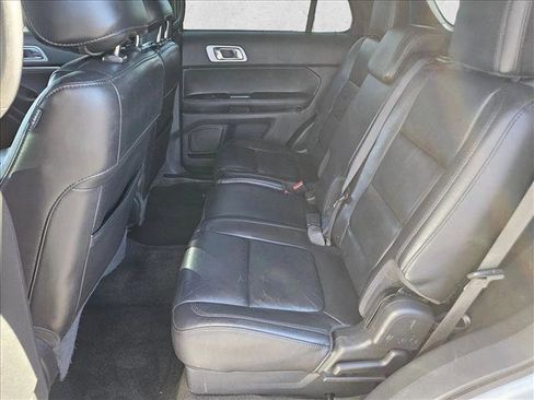 Used 2013 Ford Explorer XLT image 18