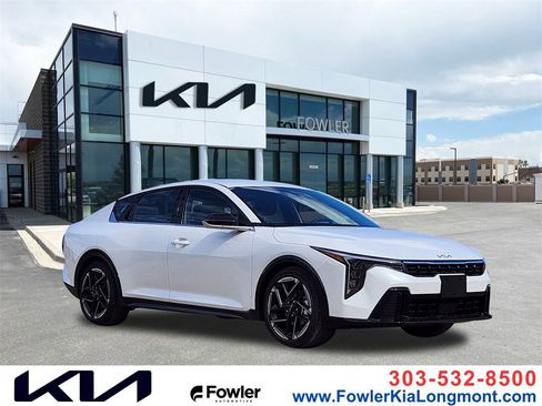 New 2025 Kia K4 GT-Line image 1