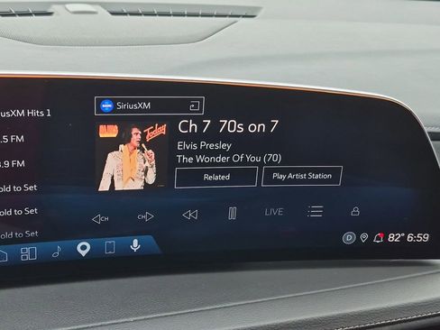 Used 2025 Cadillac XT4 Premium Luxury FWD image 16
