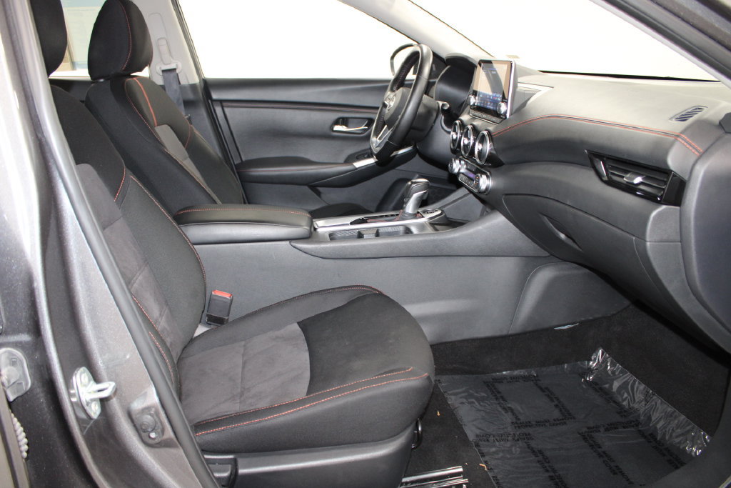 Used 2025 Nissan Sentra SR FWD image 23