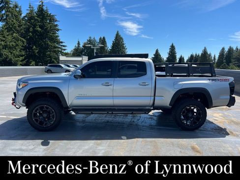 Used 2022 Toyota Tacoma TRD Off-Road AWD/4WD image 6
