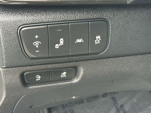 Used 2019 Kia Niro EX image 27