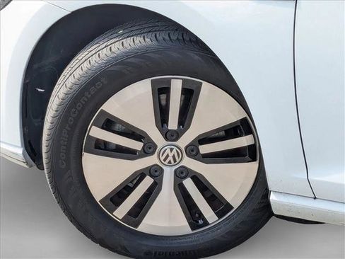 Used 2019 Volkswagen e-Golf SE w/ Driver Assistance Package image 10