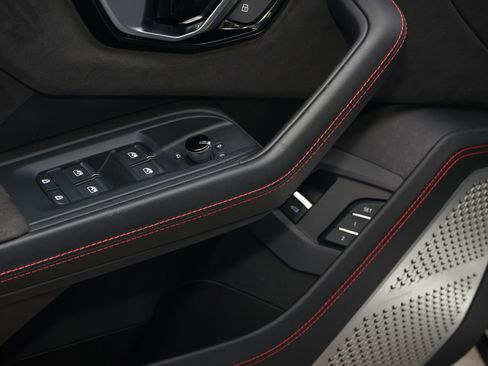 Used 2021 Lamborghini Urus image 30