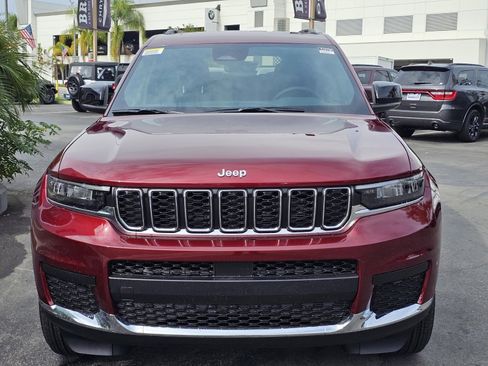 New 2025 Jeep Grand Cherokee L Laredo image 2