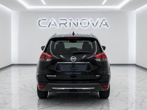 Used 2020 Nissan Rogue SV FWD image 2