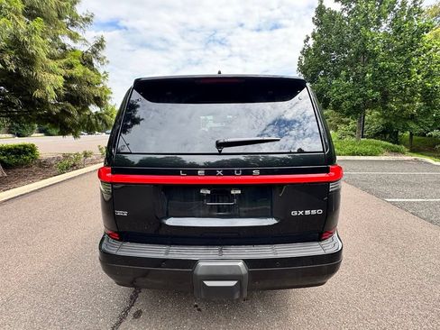 Used 2025 Lexus GX 550 w/ Accessory Package (2T) AWD/4WD image 5