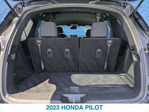 Used 2023 Honda Pilot Sport image 23