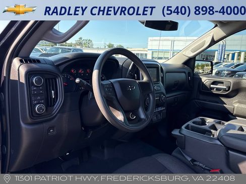 Used 2024 Chevrolet Silverado 1500 Custom Trail Boss w/ LPO, Dark Essentials Package AWD/4WD image 4