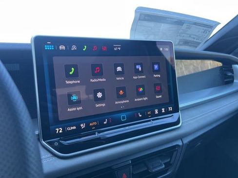 New 2026 Volkswagen Tiguan SE R-Line FWD image 8