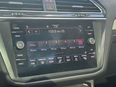 Used 2022 Volkswagen Tiguan SE image 15