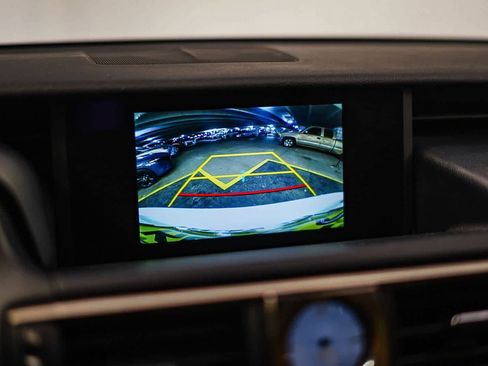 Used 2018 Lexus IS 300 image 25