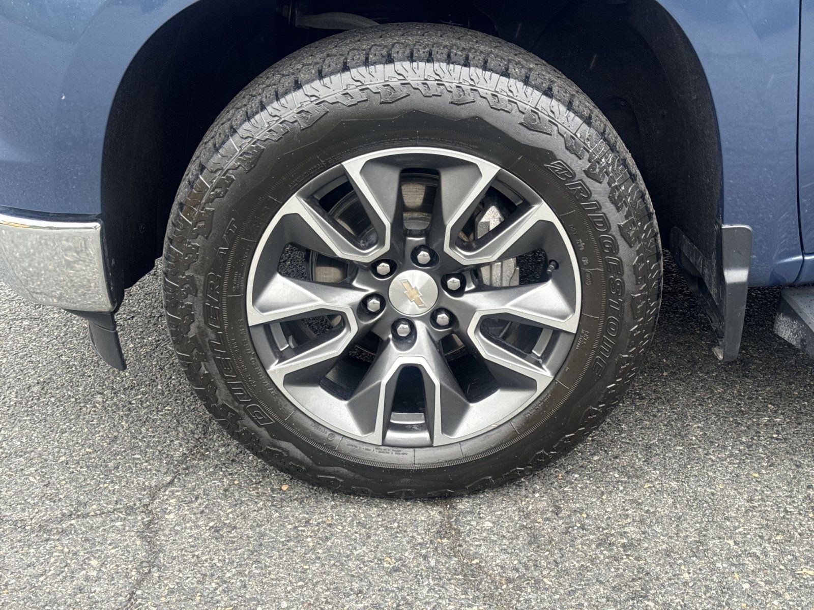 Used 2024 Chevrolet Silverado 1500 LT AWD/4WD image 13
