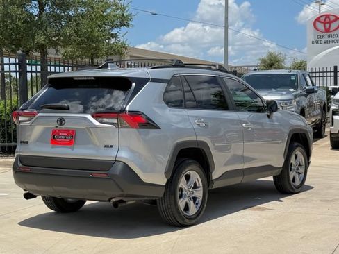 Used 2025 Toyota RAV4 XLE w/ Convenience Package FWD image 4