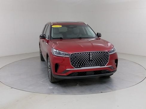 Used 2025 Lincoln Aviator Reserve w/ Luxury Package AWD/4WD image 12