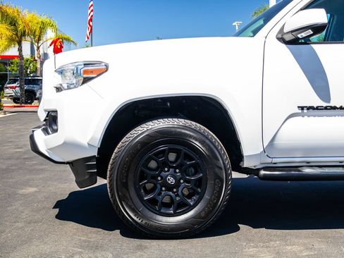 Used 2019 Toyota Tacoma SR5 w/ Exterior Package RWD image 5