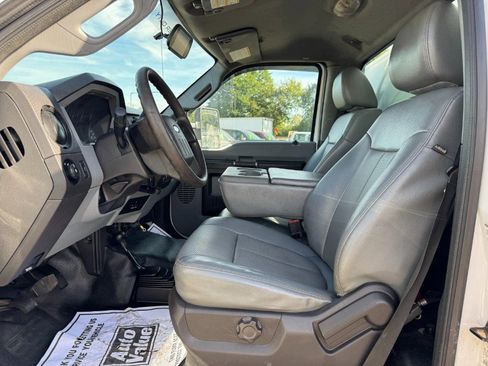 Used 2014 Ford F550 4x4 Regular Cab Super Duty image 19