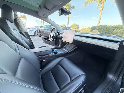 Used 2021 Tesla Model 3 Standard Range Plus RWD image 16