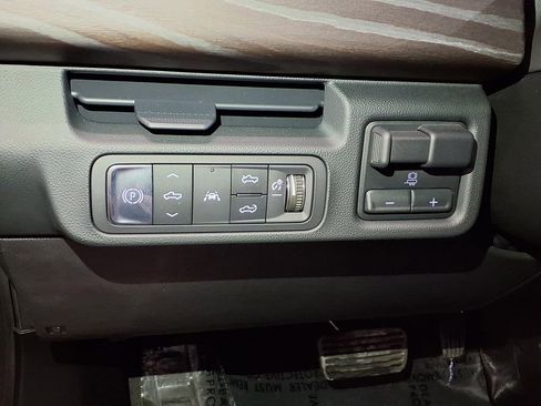 Used 2025 GMC Sierra EV Denali AWD/4WD image 20