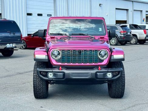 Used 2024 Jeep Gladiator Rubicon AWD/4WD image 5