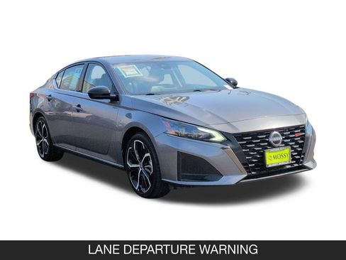 Certified 2024 Nissan Altima 2.5 SR FWD image 2