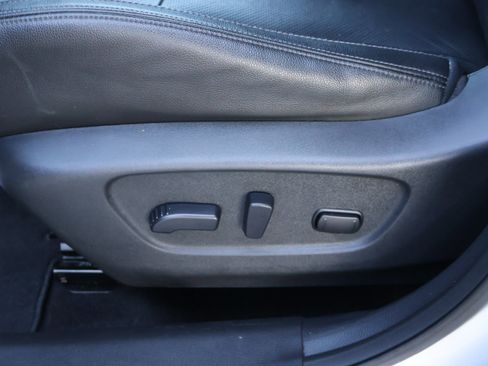 Used 2018 Nissan Rogue SL FWD image 48