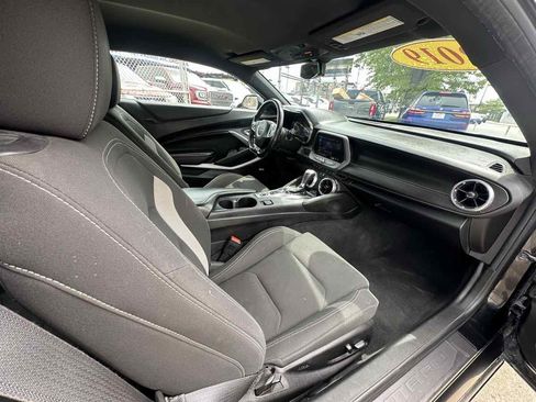 Used 2019 Chevrolet Camaro LT w/ Technology Package RWD image 24