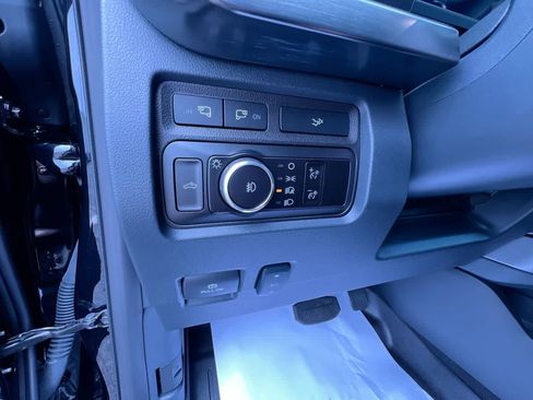 Used 2024 Ford F350 Lariat w/ Lariat Ultimate Package AWD/4WD image 16