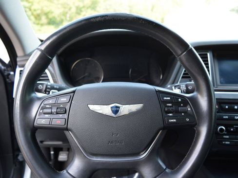 Used 2015 Hyundai Genesis 3.8 RWD image 18