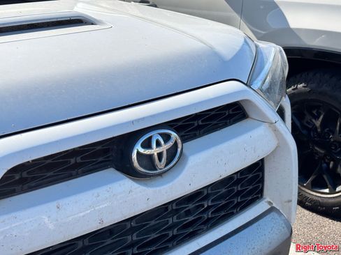 Used 2019 Toyota 4Runner TRD Off-Road Premium AWD/4WD image 7