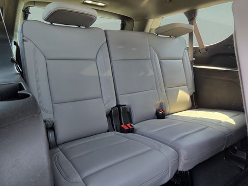 Used 2023 GMC Yukon XL SLT w/ SLT Luxury Package RWD image 24