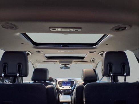 Certified 2019 GMC Acadia SLT AWD/4WD image 22