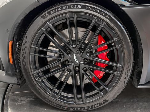 Used 2025 Aston Martin DB12 Coupe RWD image 10