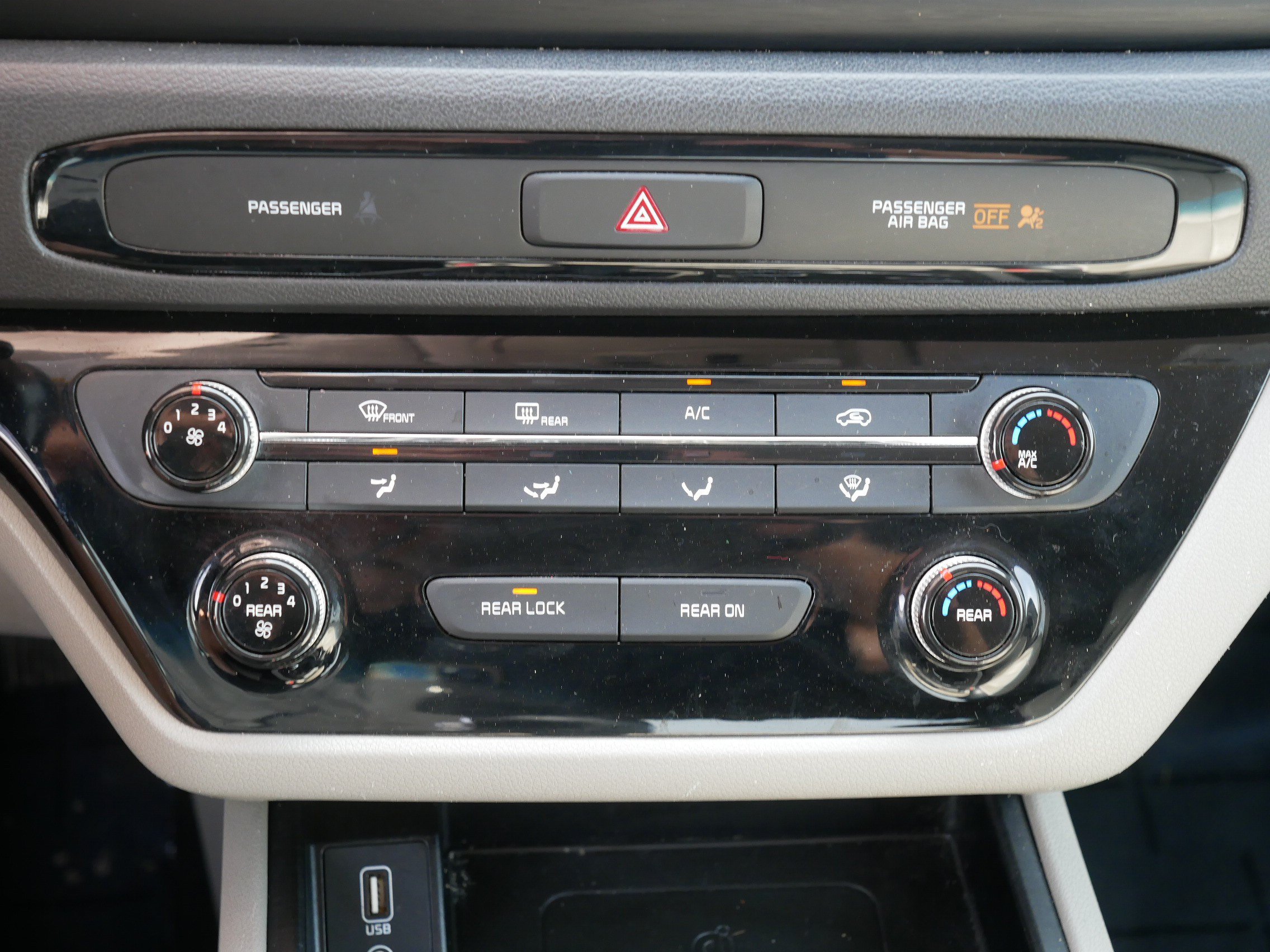 Used 2020 Kia Sedona EX FWD image 29