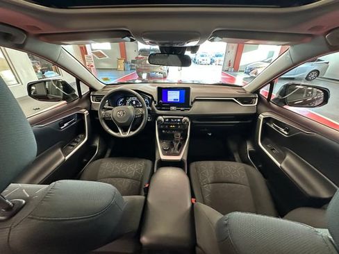 Certified 2025 Toyota RAV4 XLE w/ Convenience Package AWD/4WD image 9