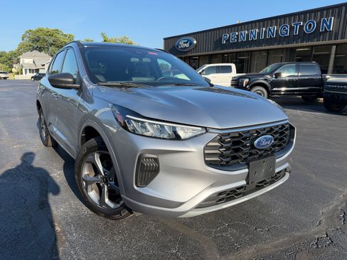 Used 2024 Ford Escape ST-Line w/ Tech Pack #1 AWD/4WD image 1